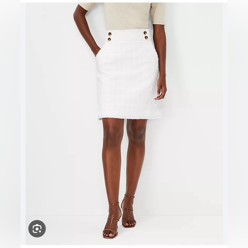 New without tags beautiful winter white Ann Taylor tweed skirt. Size 8